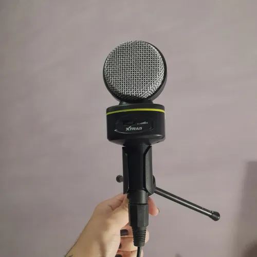 Microfone Xtrad P2 com adaptador e tripé