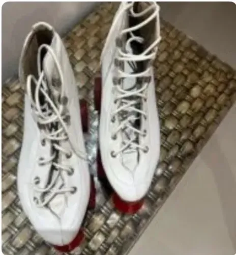 Patins couro branco - 4 rodas para tamanho 37/38