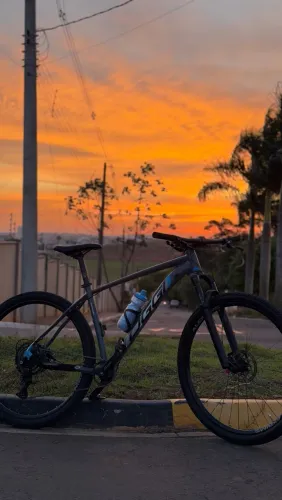 Bike Oggi 7.0 com suspensão a ar