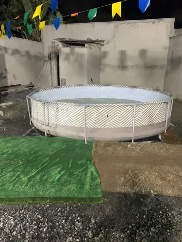 Piscina 7 mil litros 