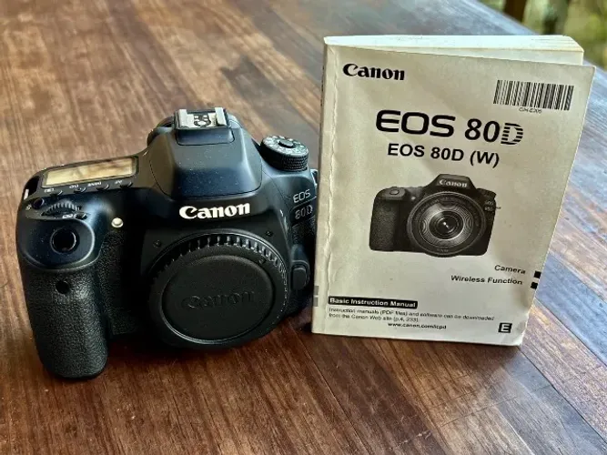 Câmera Canon EOS 80D +kit de lentes, excelente estado com pouco uso