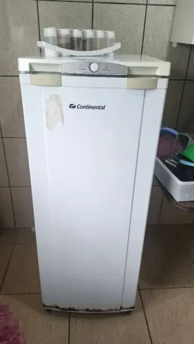 Geladeira continental 270L