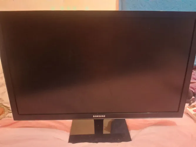 Monitor Samsung S27E330H - 27", FHD, Painel TN, LED, HDMI, VGA, Monitor para Jogos