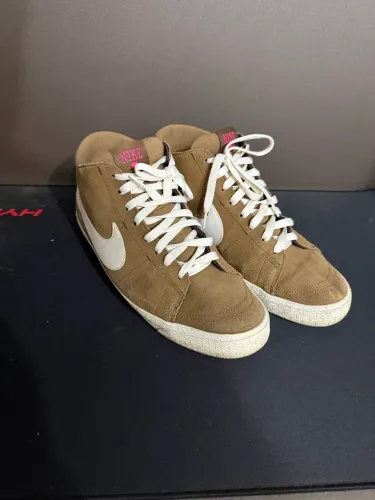 Tênis Nike Blazer Mid