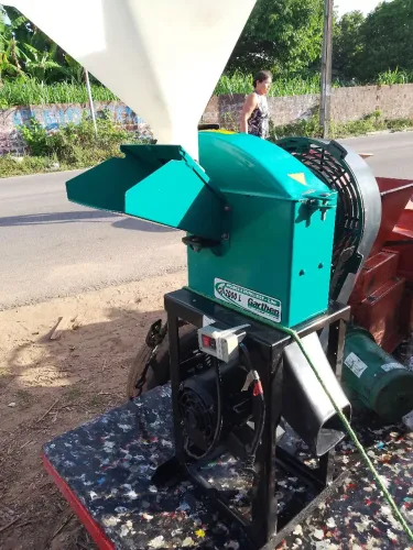 Forrageira GT 2000 L picador e triturador da Garthen 2,0cv