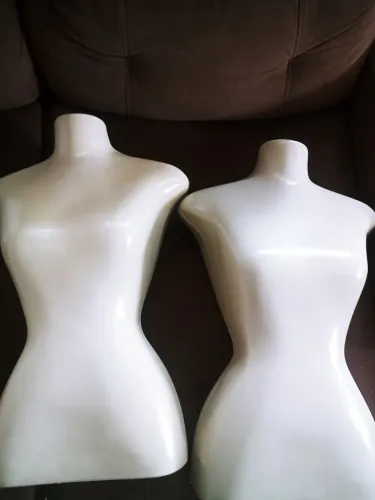 Manequim meio corpo buço