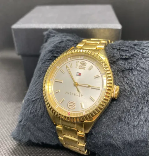 Relógio Feminino Tommy Hilfiger Dourado/ Pulseira Aço