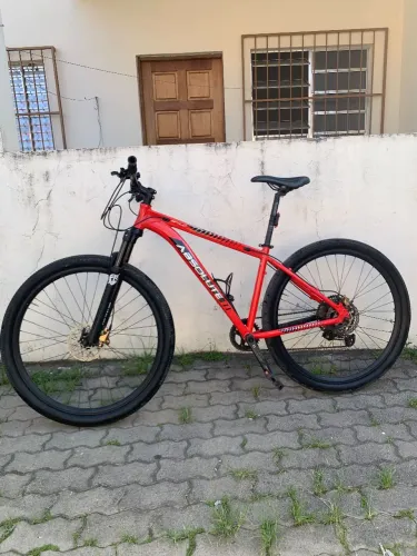 MTB Aro 29 Absolute Wild ? Quadro 17 ? Shimano Deore 12v e Suspensão a Ar