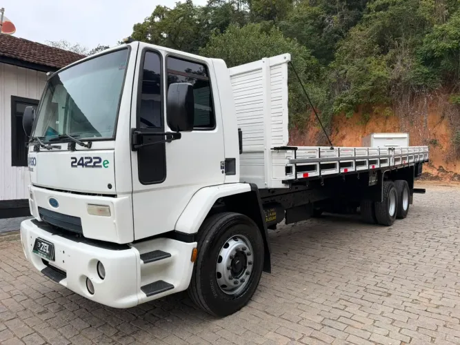 FORD CARGO 2422 E
