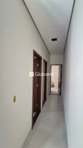 Casa à venda em Montes Claros Bairro Carmelo, 2 quartos, financiamento aprovado