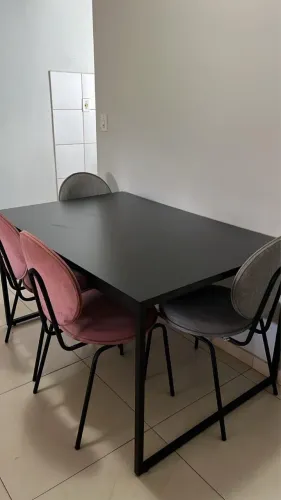 Conjunto de mesa e cadeira 