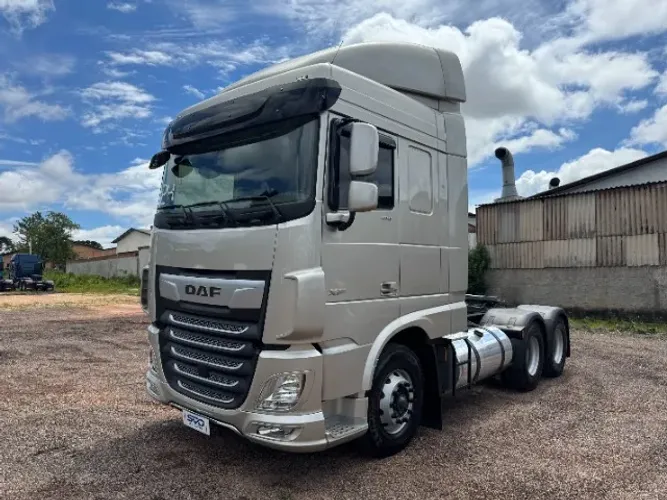 CAMINHÃO DAF XF 480 6X2 2024 EURO 6 - 209 MIL KM - UNICO DONO - KIT DEFLETOR COM CHAPEU