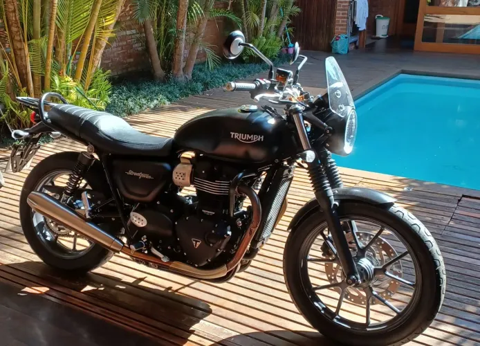 Triumph street twin 900