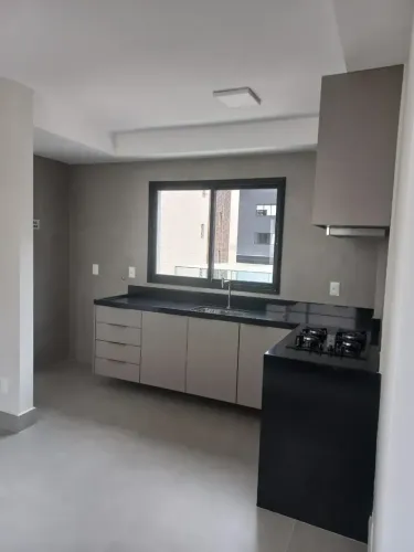 Apartamento para aluguel tem 63 metros quadrados com 2 quartos