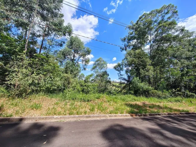 Terreno à venda no Condomínio Morada das Nascentes em Joaquim Egídio - 1.330m2
