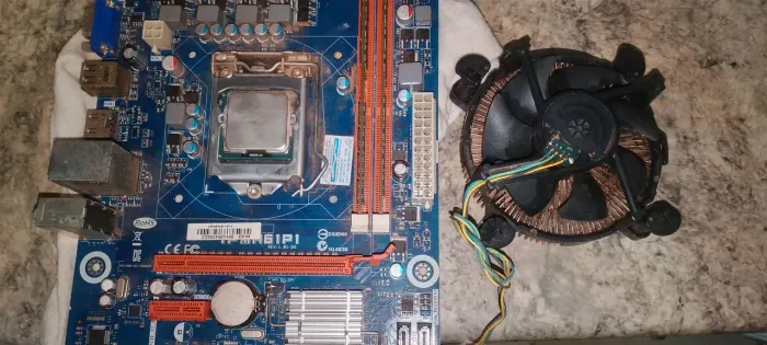 12GB RAM DDR3 (1x8gb 1x4gb)