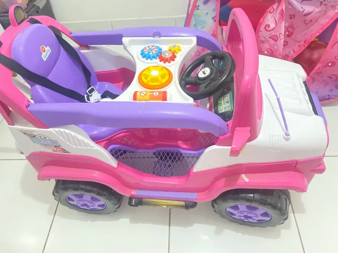 Quadriciclo menina passeio e pedal calesita