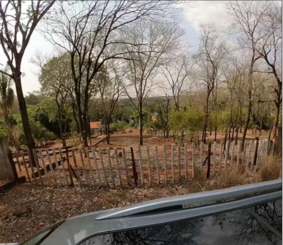 Terreno fundo para o Rio