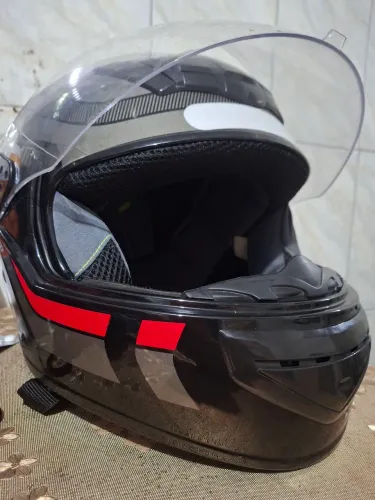 Capacete escamoteavel novo