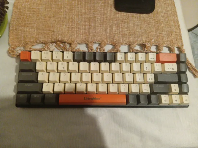 Teclado ultamax ult h68 novo