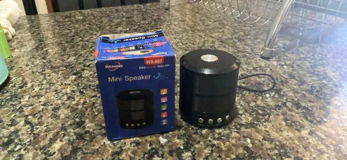 Mini caixinha de som bluetooth