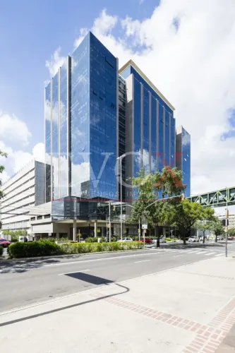 Sala Comercial em Porto Alegre - Praia de Belas: 2 Salas, 1 Banheiro, 101m².