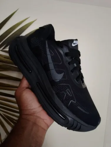 Tênis Nike Zoom e Nike Vomero