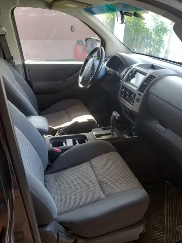 Nissan Frontier SV AT. CD 4X4 2.5 TB Dies. Aut. 2016