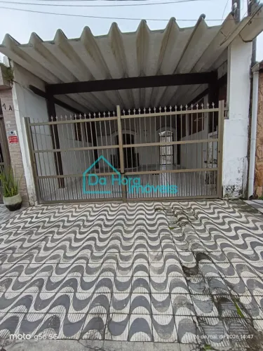 ótima oportunidade, casa 2 quartos, suíte, 2 vagas de garagem a venda em praia grande