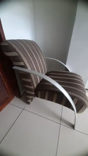 Conjunto de poltronas duas unidades.
