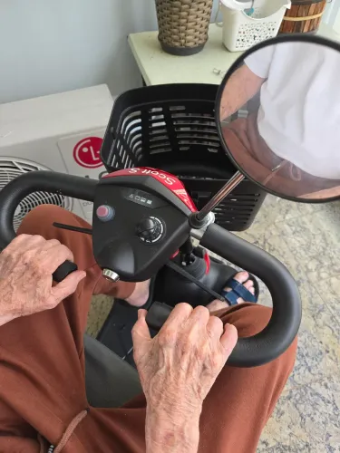 Scooter quadriciclo eletrico