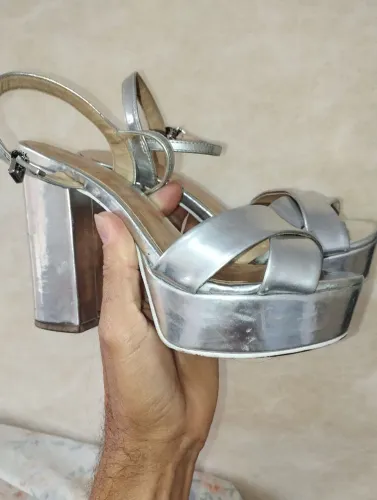 Sandália de salto alto feminino original Schutz número 35