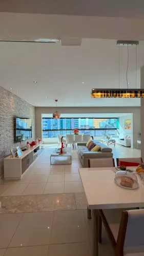 VENDA  04 Suítes no Corredor da Vitória | Edifício Torre de Barcelona, 181m², 4 suítes