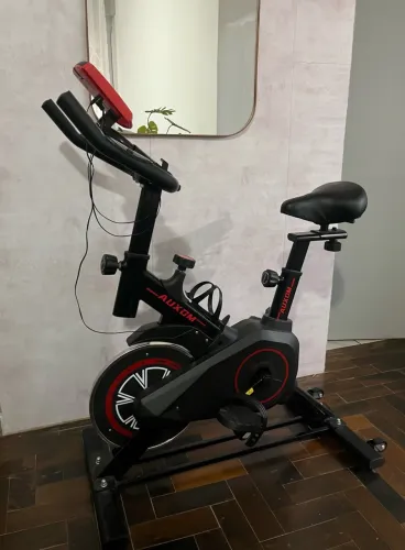 Bicicleta Bike Spinning Exercício Fitness Ergométrica Cor Preto/vermelho