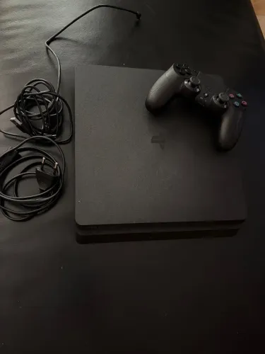 Videogame PlayStation 4 slim 1TR + 6 jogos