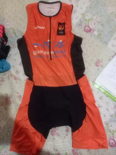 Macaquinho de triathlon