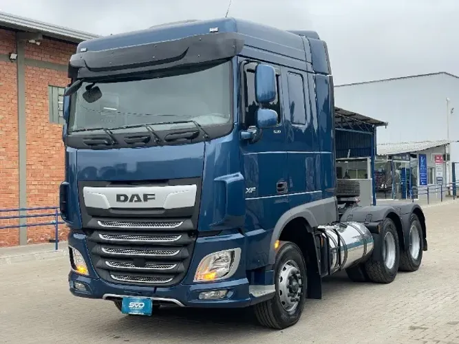 CAMINHÃO DAF XF 530 6X4 ANO 2023 - COM 275 MIL KM - DEFLETOR DE AR + FROTA SVD