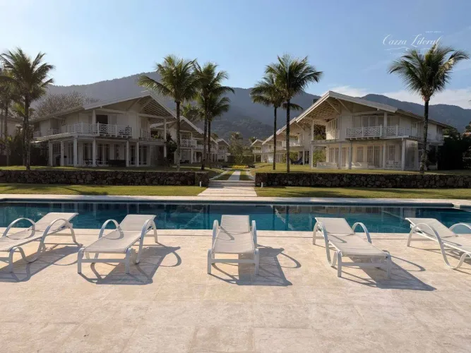 Casa com 4 dormitórios à venda de Frente para o mar - Praia de Maresias - São Sebastião/SP