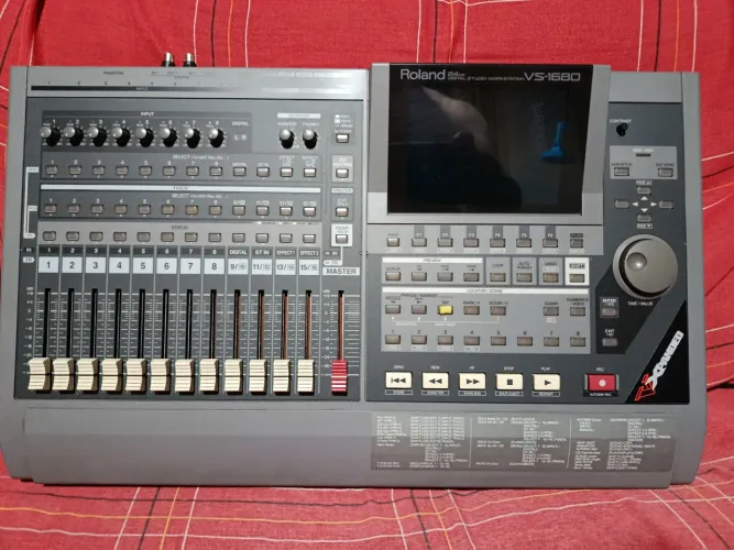 Mesa gravação Roland vs1680