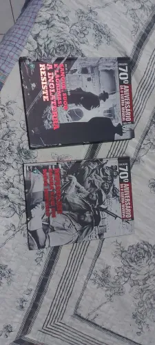 Livros sobre a Segunda Guerra Mundial (as 3 obras das fotos)
