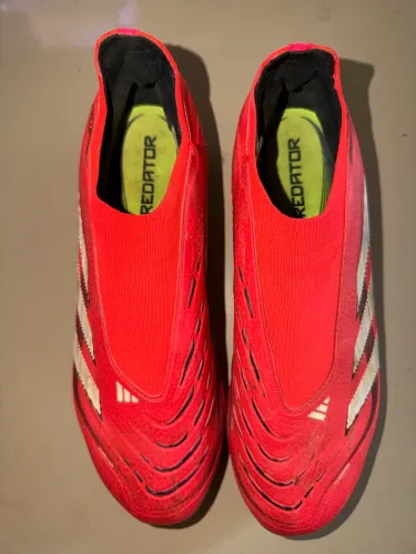 Chuteira adidas predator n° 40