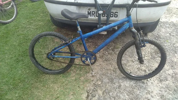 Vendo bicicleta aro 20 tratar Sergio *