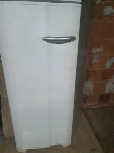 Frezer eletrolux 180 lt
