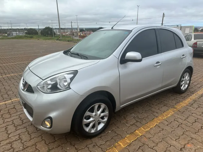 Nissan March SV 1.0 12V Flex 5P 2017
