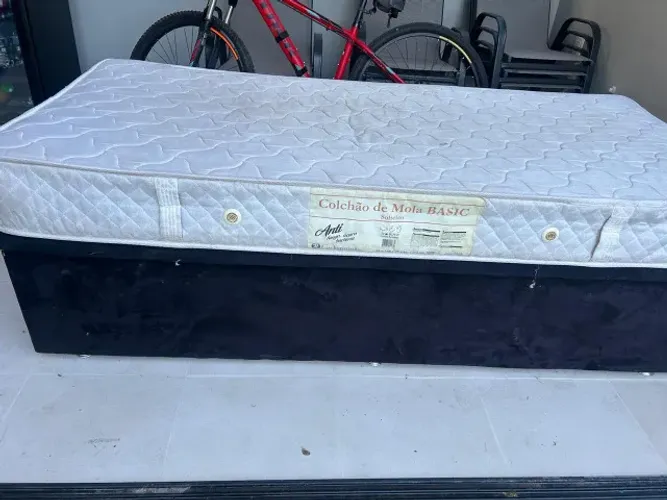Cama Box/Bau de solteiro com colchão