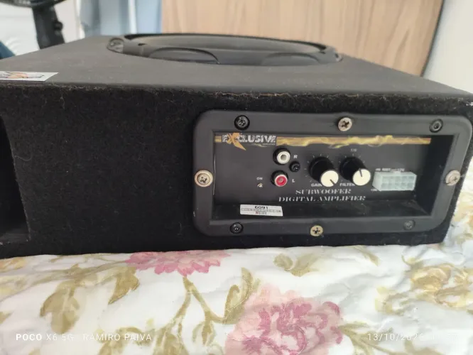 Caixa sub amplificada 300rms