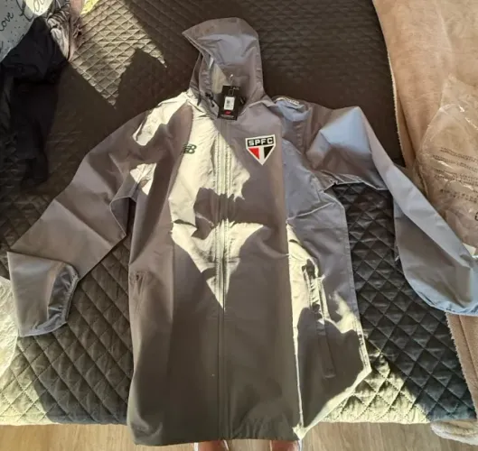 Capa de Chuva Cinza São Paulo FC 2025