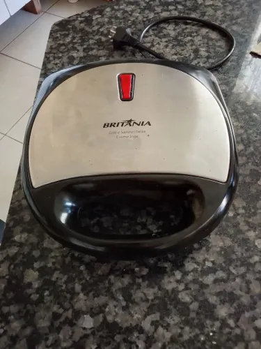 Sanduicheira Britânia grill
