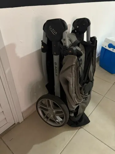 Carrinho de bebê Britax + Bebê conforto Britax + Base Britax para bebê conforto 