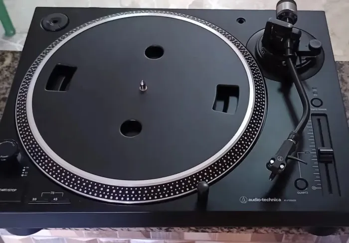 Toca-discos AUDIO TECNICA AT LP120x